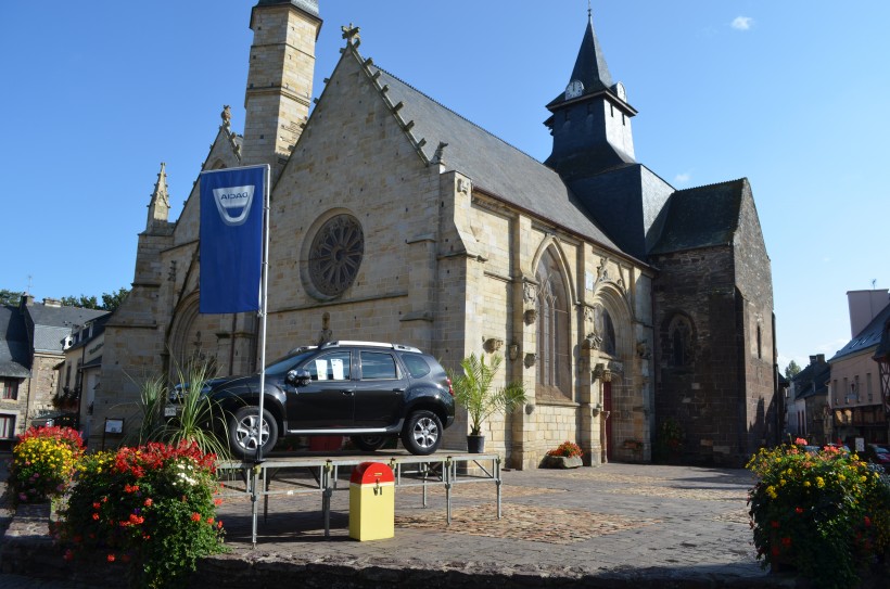 Une Dacia Duster, c'est le premier prix de la quinzaine commerciale