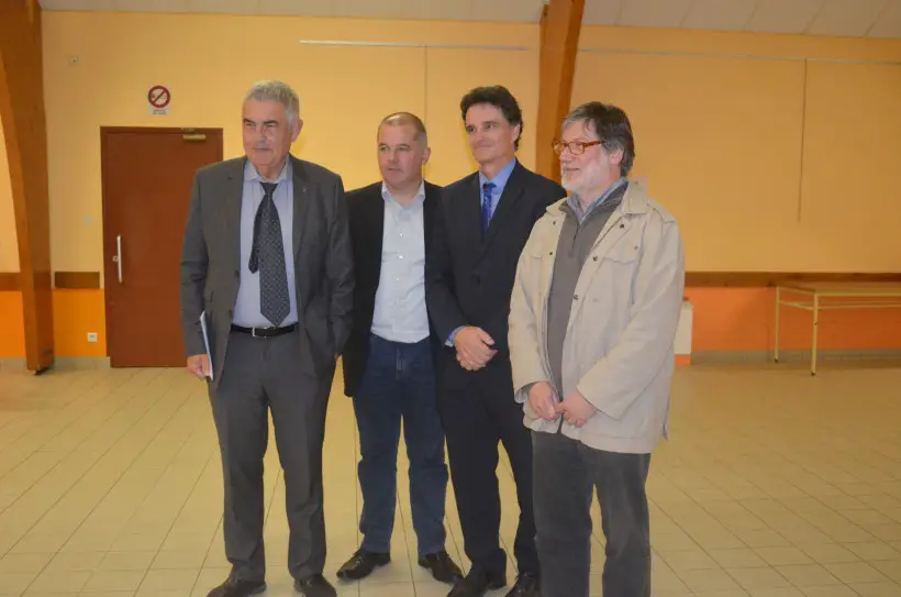 De gauche à droite : Jean-Bernard Vighetti, yannick Chesnai, conseiller général, Paul Molac, député, Philippe Jegou, maire de Peillac