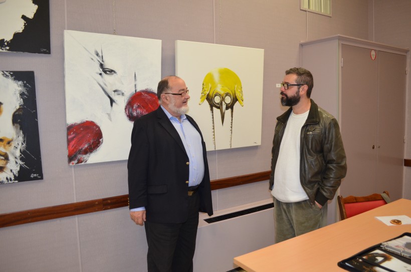 Le salon était à peine ouvert que cet artiste de Lizio a vendu une toile