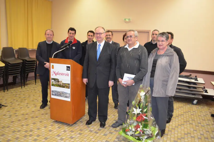 Le maire et le directeur général des services ont rendu un hommage appuyé à Loïc Garel et son épouse