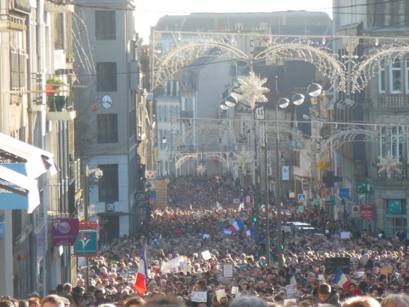 25 000 personnes dans les rues de Vannes