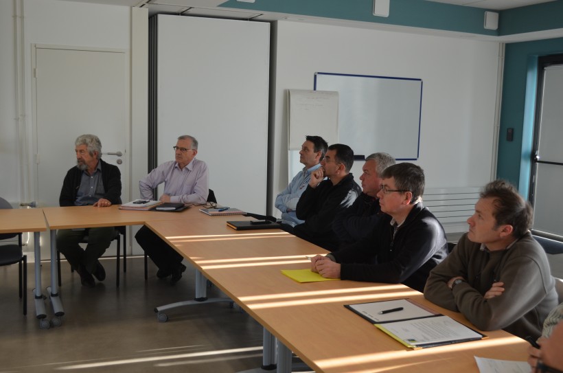 Alain Marchal (au fond à gauche) et Alain Launay à ses côtés partagent les préoccupations des professionnels