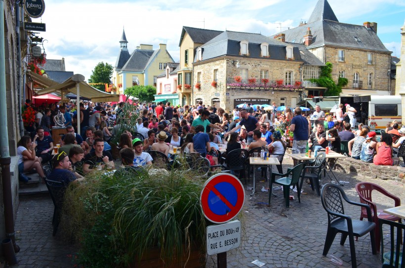 La place du Bouffay transfromée en une gigantesque terrasse