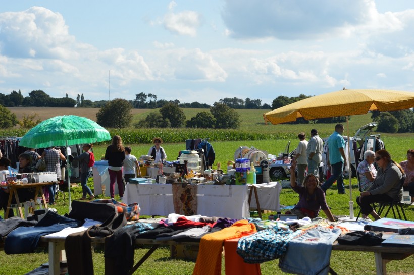 Le vide grenier très campagnard.