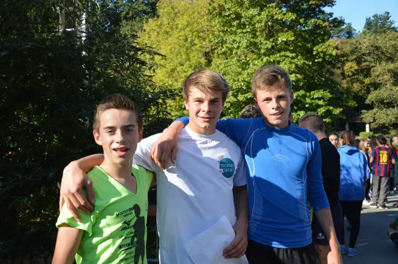 Les vainqueurs de la courses des minimes et cadets: de gauche à droite: Pacome Poignant (3e) Killian Guelou (1e) et Florian Morice (2e)