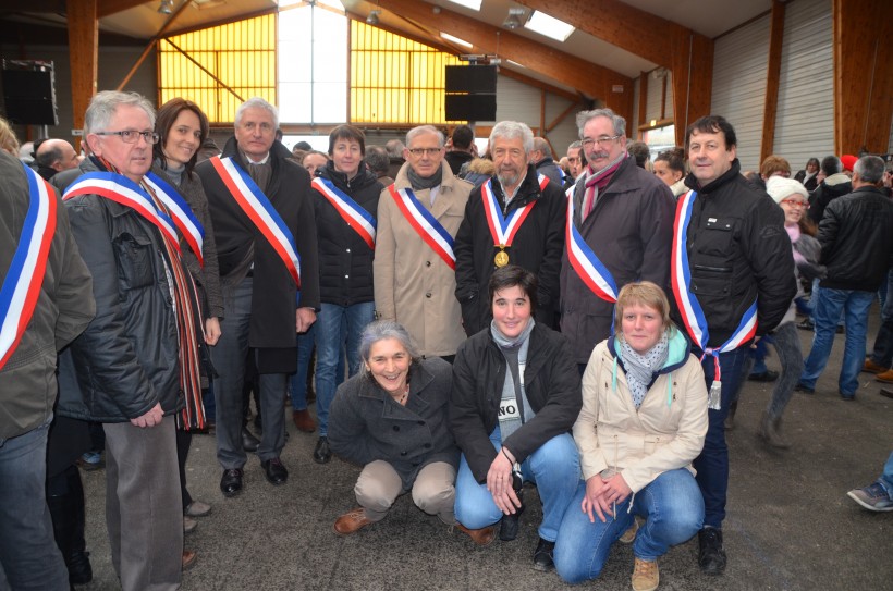 Plusieurs maires de la CCVOL participaient à ce rassemblement