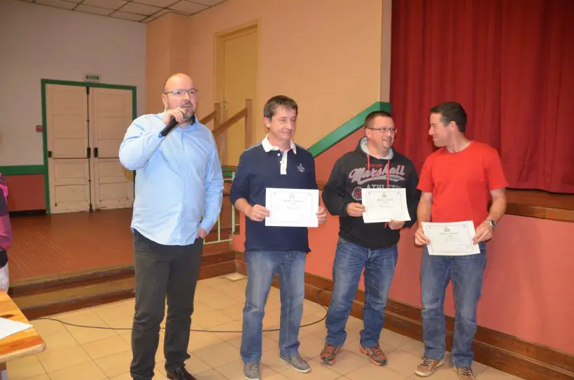 Trois éducateurs ont reçu leurs diplomes : Guilaume Fontaine, Jean-LOuis Anduze, Sylvain Guillotin