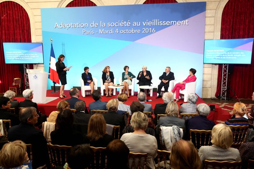 Intervention de Pascale Boistard (secrétaire d'Etat encharge des personnes âgées et de l'autonomie) lors de la réception sur l'adaptation de la société au vieillissement dans le cadre de la semaine Bleue (©présidence de la République/J.Bonet)