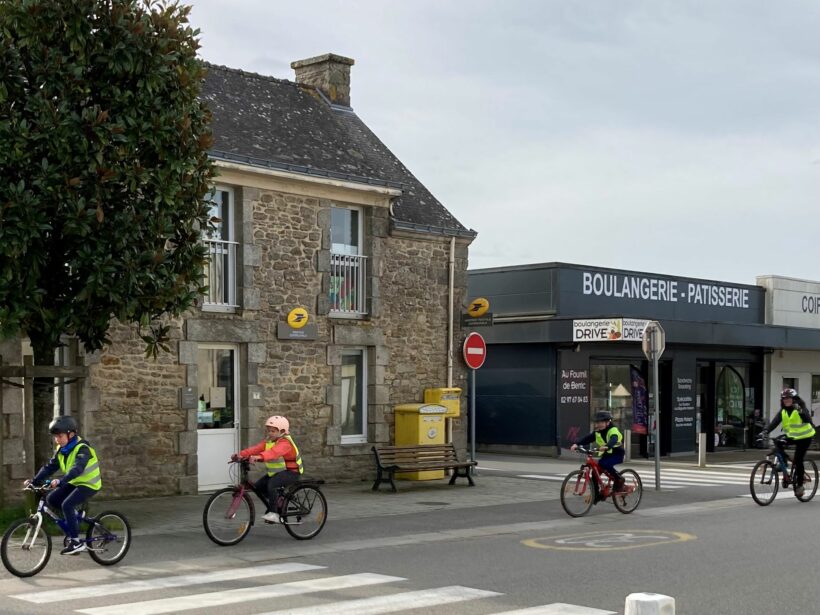 Savoir rouler à vélo » : à Saint-Brieuc, les CM2 de l'école de la  Croix-Rouge apprennent à rouler en sécurité