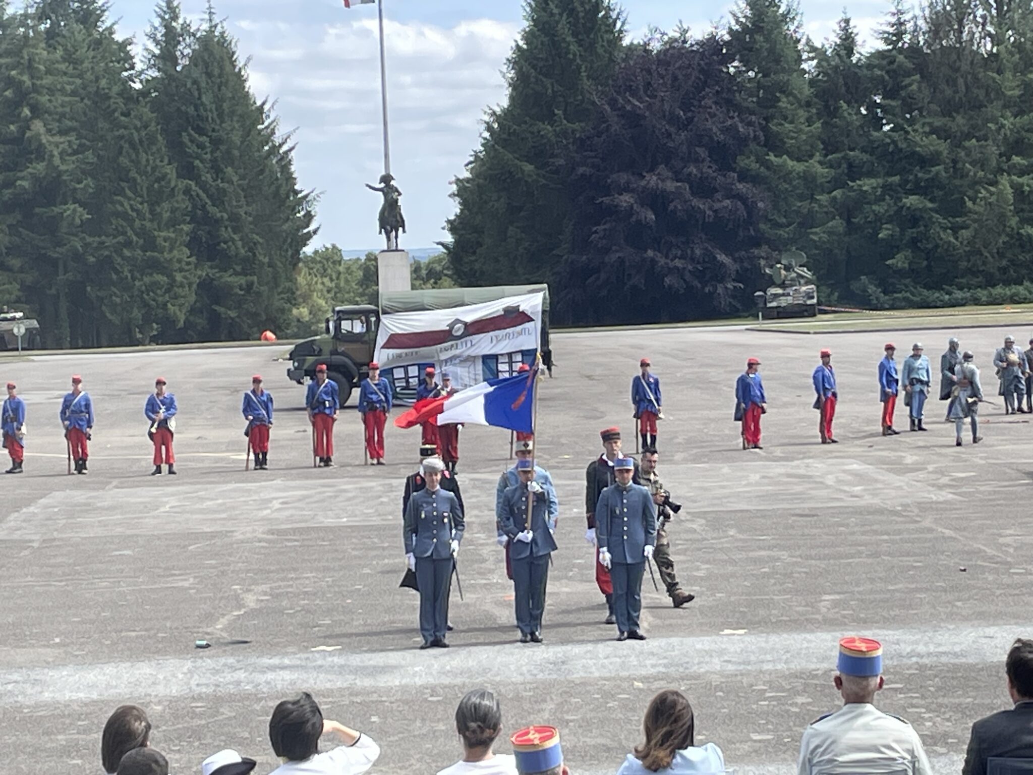 Guer. Triomphe de SaintCyr en direct le spectacle du tonneau Les